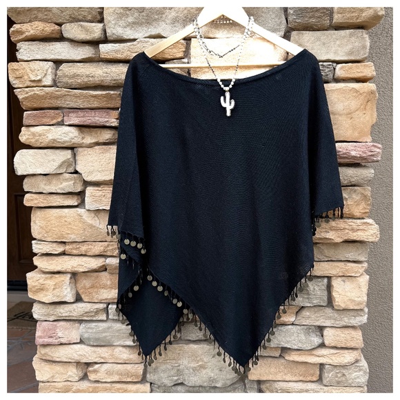 Vertigo Paris Poncho - Picture 1 of 2